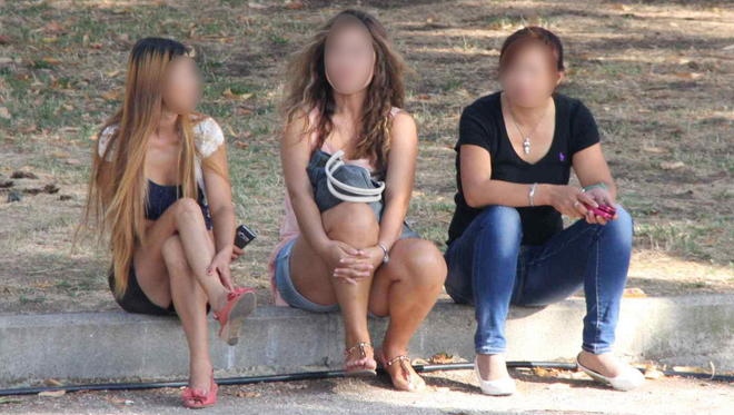 Daspo alla squillo cinese e multa per il cliente