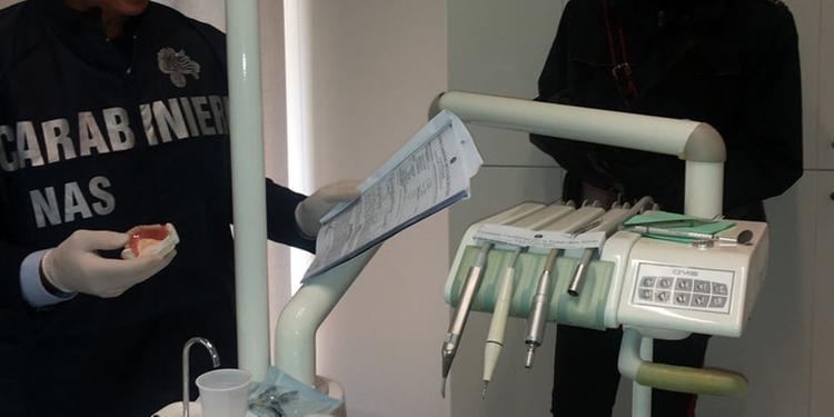 Blitz dei Nas, chiuso uno studio dentistico