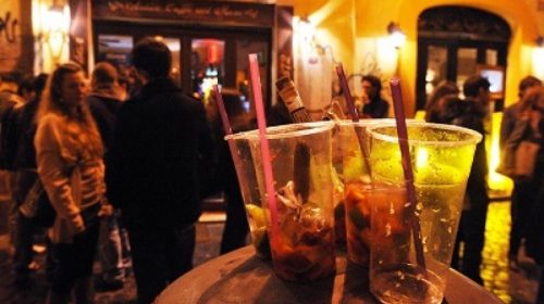 Roccadaspide, nuove regole e sanzioni contro la movida selvaggia