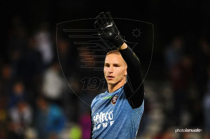 Il portiere Radunovic torna alla Salernitana