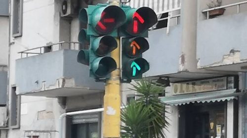 Salerno, semaforo guasto: rischio incidenti all’incrocio di via dei Mille