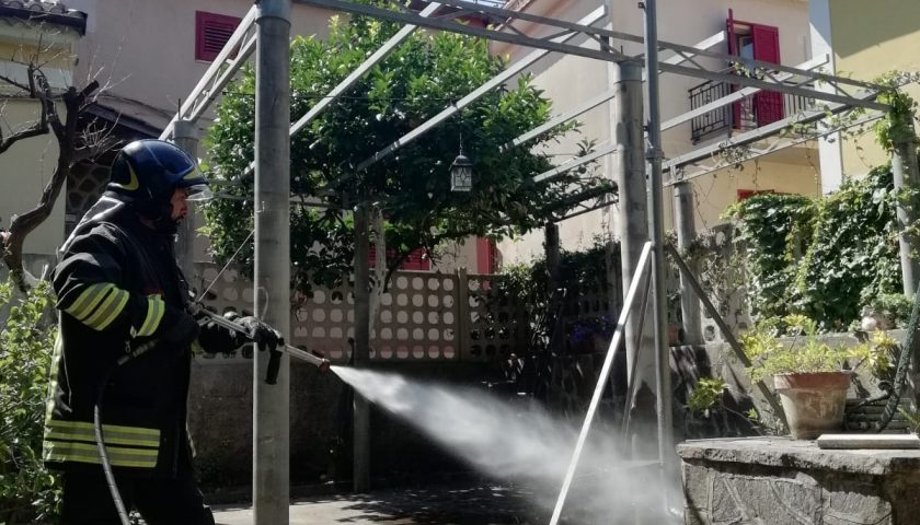 Perdita di gas da un serbatoio interrato a Castellabate, evacuate 300 persone