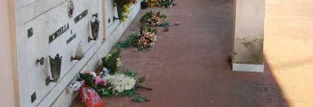 Raid vandalico al cimitero di Angri, rubati i vasi portafiori
