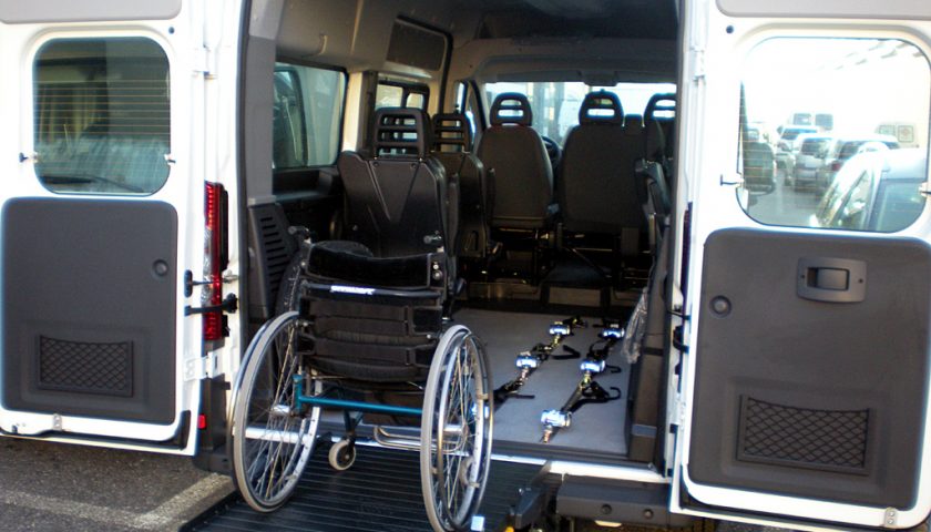 Comune di Salerno, un veicolo per l’accompagnamento delle persone con difficoltà motorie
