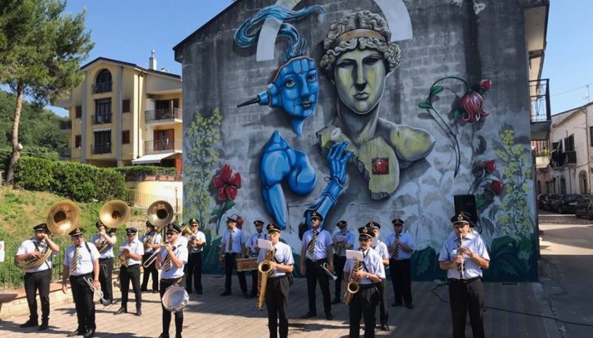 Inaugurata “Polarità Arcaica”, l’opera di street art realizzata dall’artista Ale Senso ad Acquamela di Baronissi