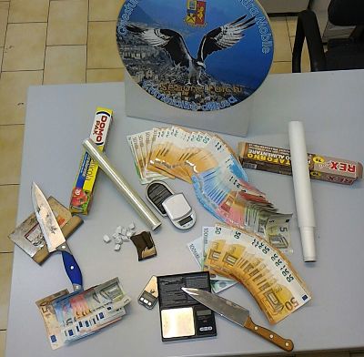 Salerno: spaccio di droga tra via Laspro e via Calenda, arrestato 18enne