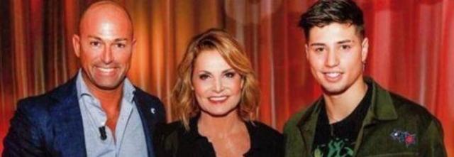 Choc a Milano, accoltellato il figlio di Simona Ventura e Bettarini: è in fin di vita