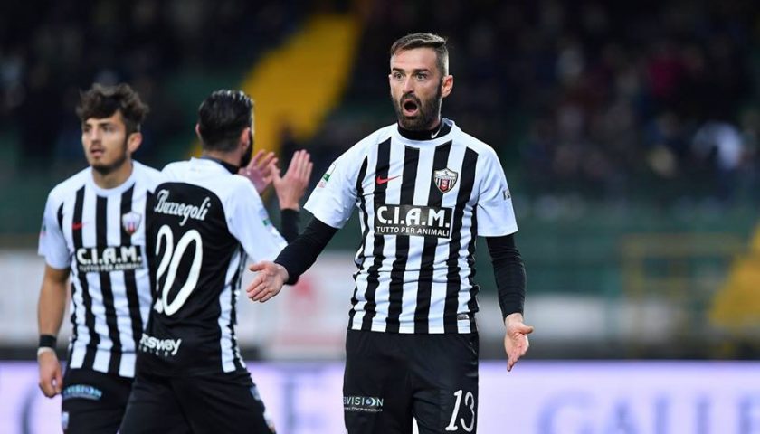Salernitana, arriva il difensore centrale Guillame Gigliotti