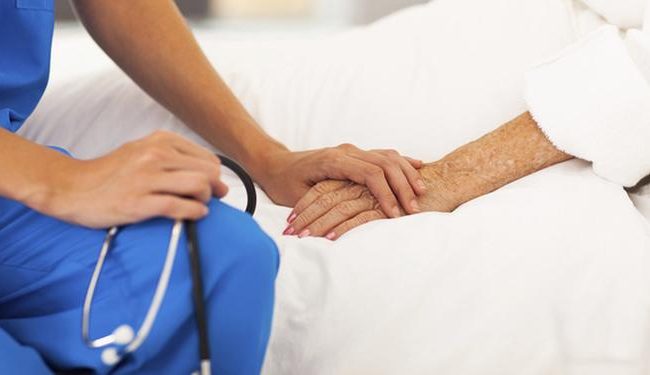 Choc ad Eboli, infermiera chiede permesso di soggiorno a donna di colore