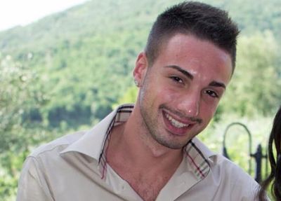 Nocera: Manuel esce a fumare una sigaretta e muore