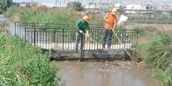Scafati, esalazioni dal canale San Tommaso: piovono denunce
