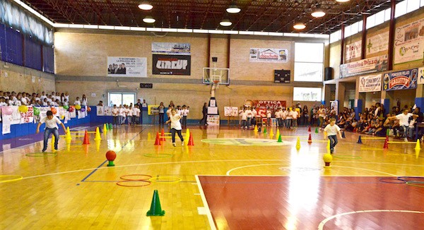 Atti vandalici a Sarno, preso di mira il Palazzetto dello Sport