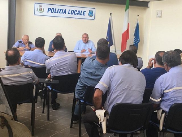 Controllo del territorio e sicurezza dei cittadini a Capaccio, il Sindaco incontra il corpo di Polizia Locale
