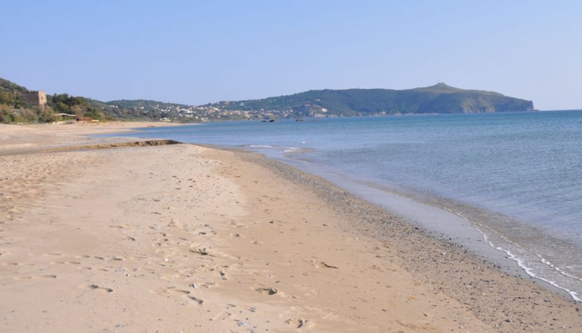 Malore in mare a Palinuro, 50enne salvato dalla protezione civile