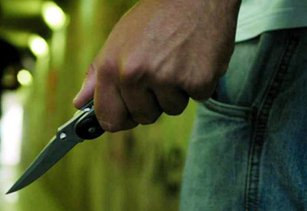 Violenza a Polla: 16enne accoltellato da un coetaneo
