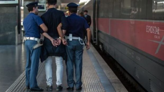 Intensificazione controlli in ambito ferroviario, arrestato ladro seriale