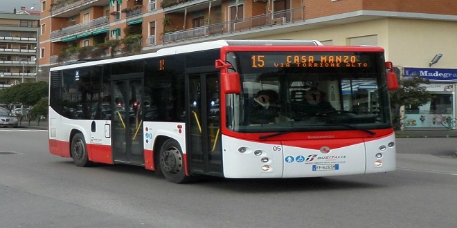 Busitalia taglia le corse, dipendenti in ferie: “Non siamo eroi ma restate a casa” “
