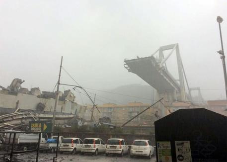 Crolla ponte a Genova, 11 morti tra cui un bambino