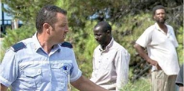 La storia di Francois, il venditore ambulante magrebino che commuove i salernitani