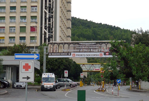 Salerno, il Ruggi si tinge di arancione: adesione alla giornata per la sicurezza delle cure