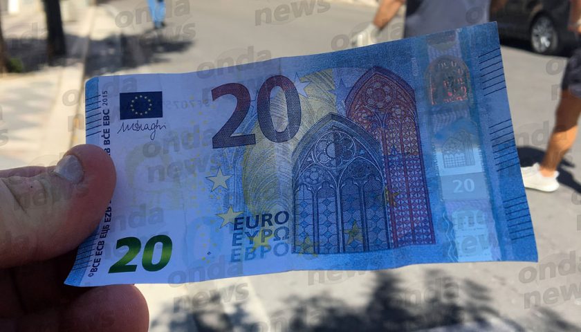 Banconote false della fiction spacciate nei negozi di Cava de’Tirreni