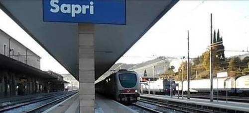 Caos alla stazione di Sapri: denunciati tre giovani dopo disordini su un Intercity