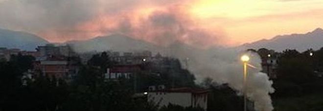 Roghi e aria irrespirabile ad Angri, l’ira dei residenti della pedemontana