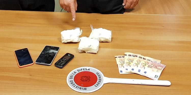 Droga in auto, arrestato 30enne di Salerno