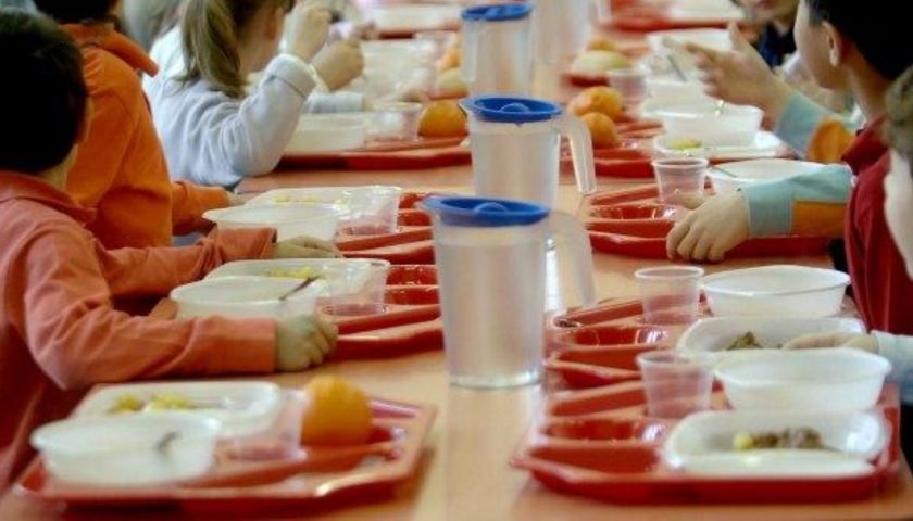 Poche mense scolastiche, Salerno da “maglia nera”