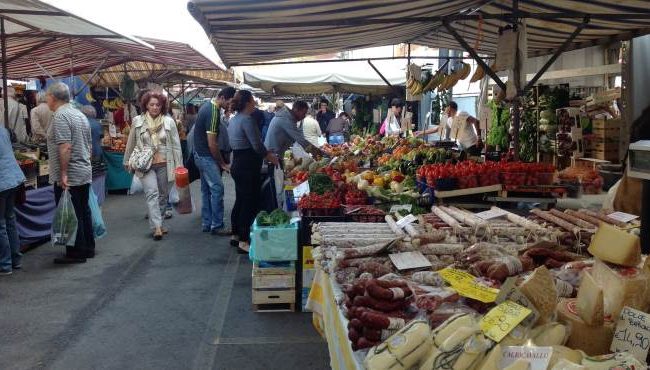 Salerno, rinviata apertura dei mercati cittadini