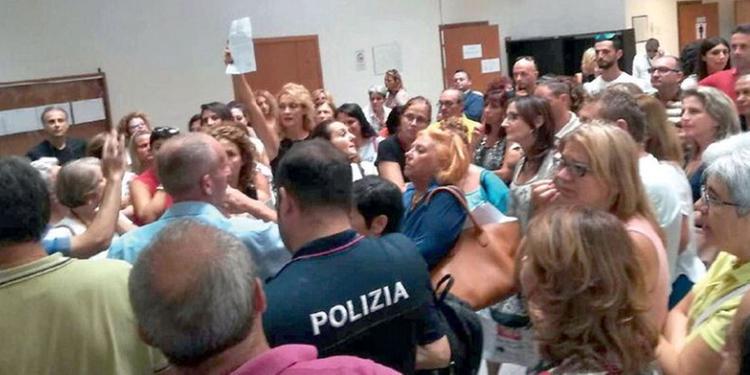 Scuola nel caos in provincia di Salerno, farsa delle assegnazioni per i collaboratori