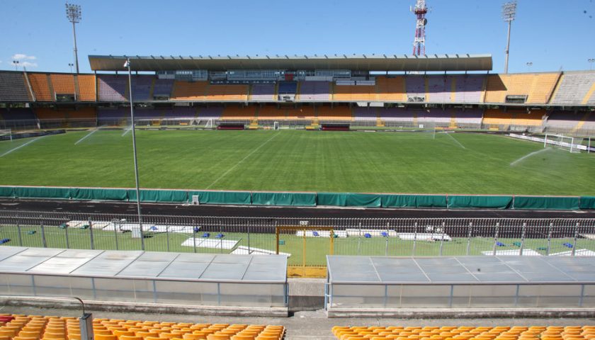 Non c’è l’ok della Lega per il “Via del Mare”, a rischio il match Lecce – Salernitana