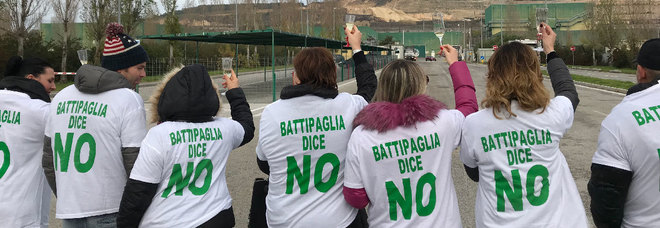 Miasmi, blitz dei comitati civici allo Stir di Battipaglia