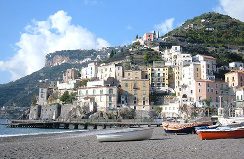 A Minori un bando per gestire le spiagge