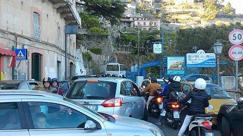Traffico paralizzato, Salvatore Gagliano: i politici litigano mentre la Costiera Amalfitana scoppia