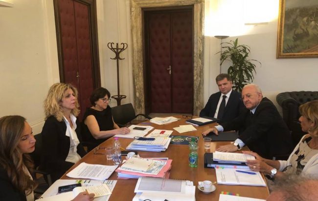 Investimenti ed infrastrutture, incontro del governatore De Luca con il ministro per il sud Barbara Lezzi