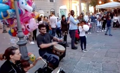 Flash mob a Salerno: celebrazione della famiglia e del matrimonio