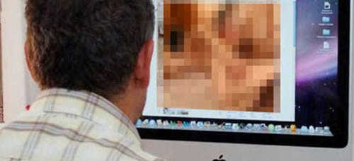Pedopornografia: indagato 48enne per “chat” con un 13enne Pedopornografia: indagato 48enne per “chat” con un 13enne
