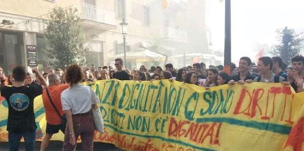 Sciopero a Salerno, al “Virtuoso” sospesi 700 studenti