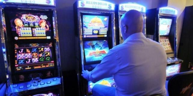 Piano per le sale slot: è scontro politico a Salerno