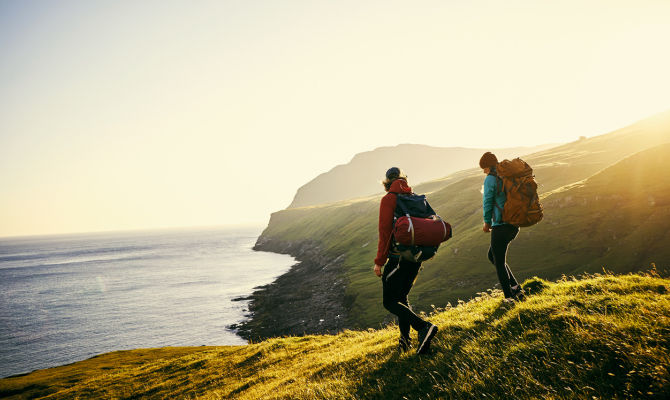 Social trekking, itinerari a piedi per viaggiare easy