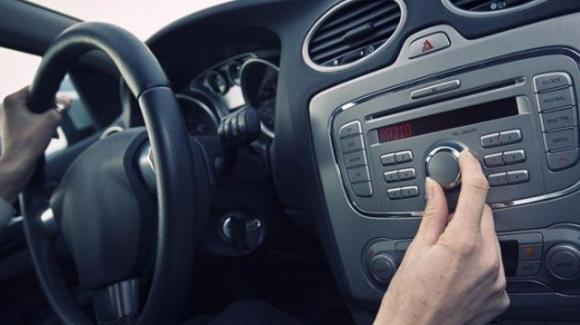 Musica in auto: quali sono le canzoni più pericolose alla guida?