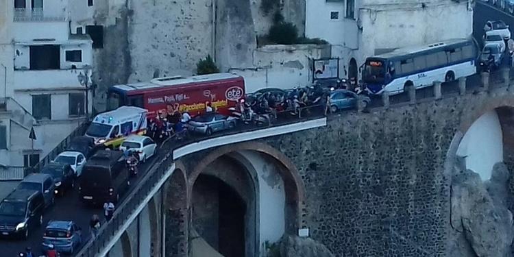 Controlli della Municipale ad Amalfi, 7mila multe in un anno