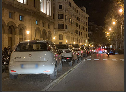 Salerno, raffica di multe per la sosta selvaggia nella prima domenica di Luci d’artista