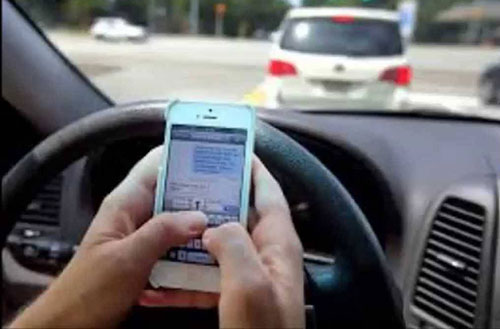 Stop a sigarette e smartphone: altri divieti al volante