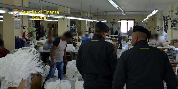 Scoperti 16 lavoratori “in nero” ad Angri