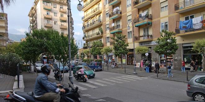 Salerno, da lunedì potatura delle alberature di Piazza Sinno, Piazza Naddeo e tratto di via Carmine