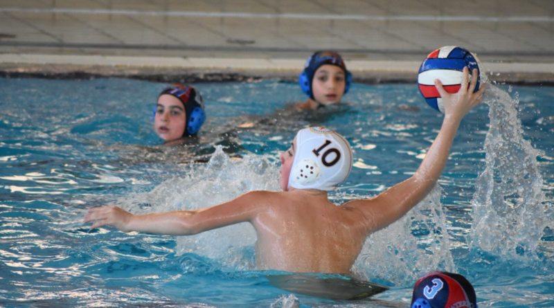 Il derby tra Circolo Nautico Salerno e Rari Nantes Arechi termina 8-7