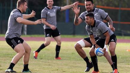 Rugby, gli All Blacks non cambiano contro l’Italia: confermati i fratelli Barrett