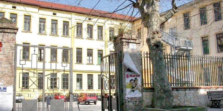 Scuola chiusa da due anni a Pagani e nessuno stanzia i fondi